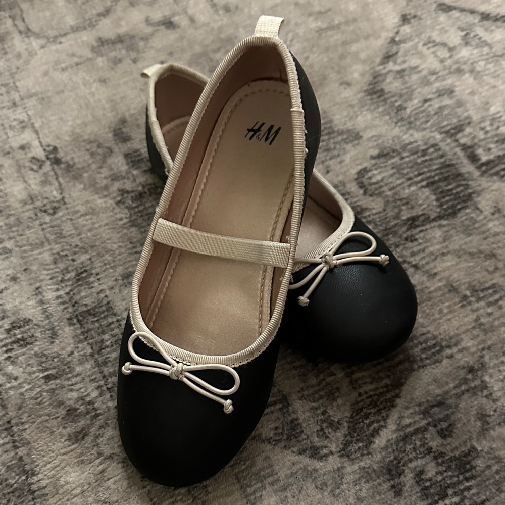 H&M Elegant Black and Cream girls ballet Flats
